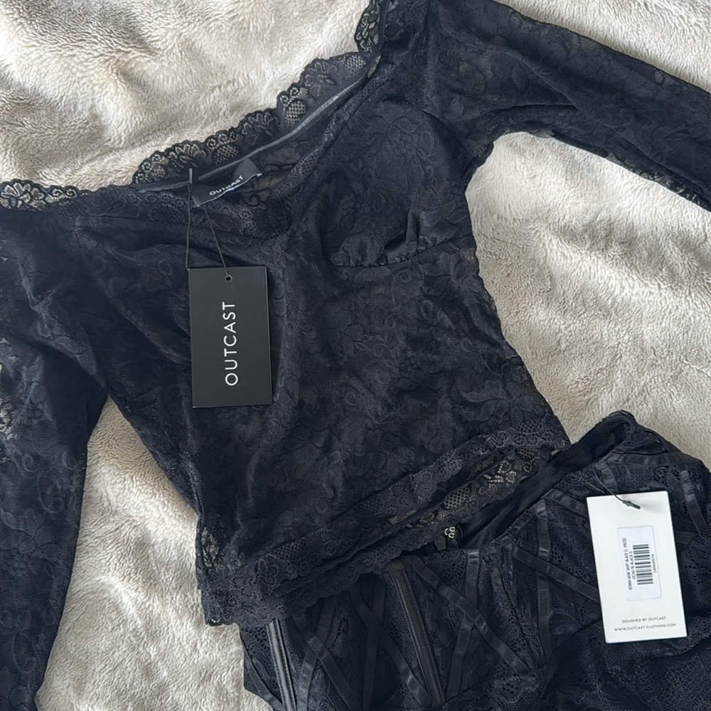 Black Lace Off-Shoulder Top and Skirt Set - Picture 10 of 11